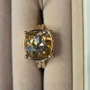 Ring preloved gold tone sz 9